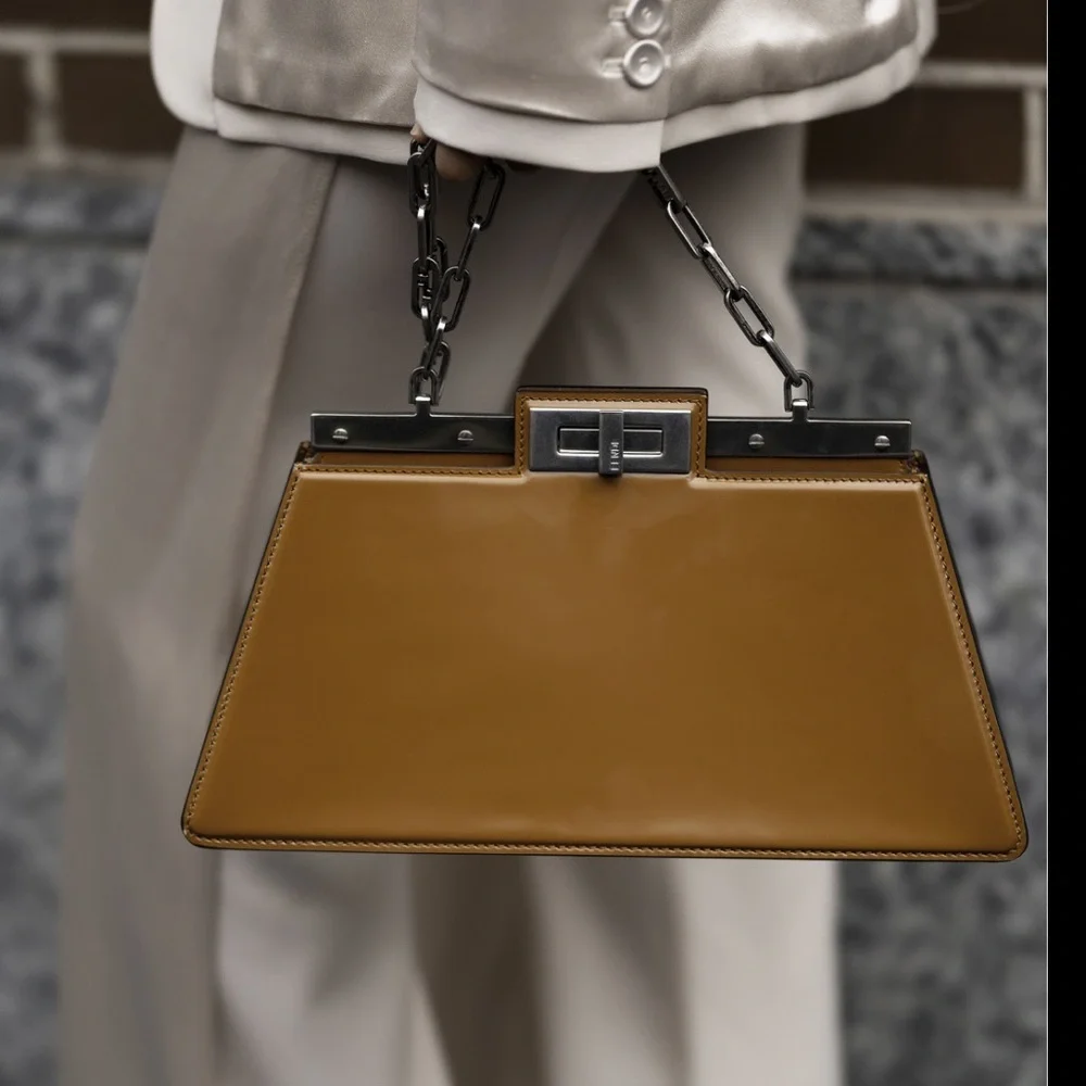 Fendi Peekaboo Cut - Picture 16 of 17